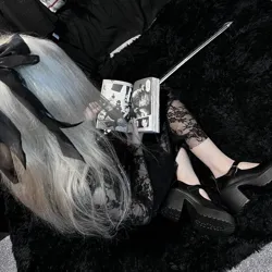 🕯𝓥𝔞𝔪𝔭𝔦𝔯𝔢’𝔰 𝔓𝔯𝔦𝔫𝔠𝔢𝔰𝔰🕯