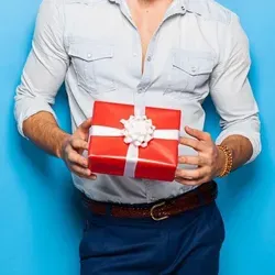 Мужчинам о подарках для женщин