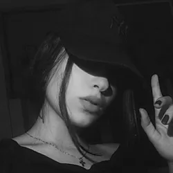 ℝ𝕠𝕞𝕒𝕟𝕥і𝕜𝕒 🖤