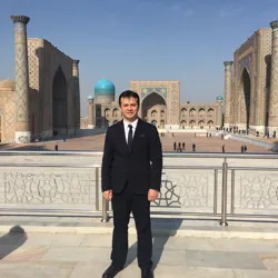 Azamat Akbar | Lektorium